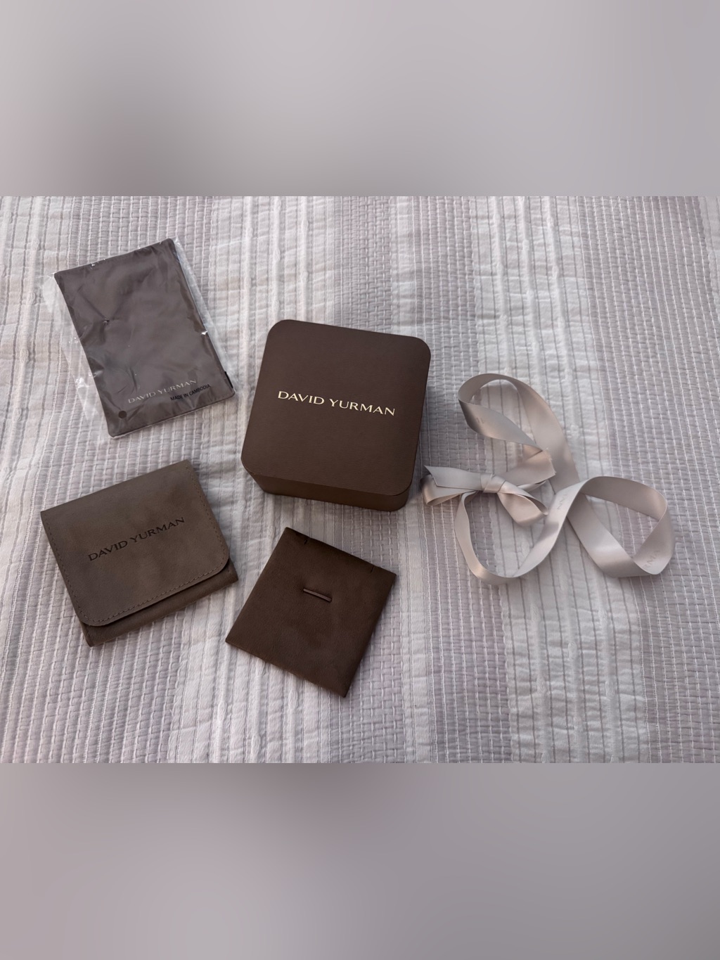 David Yurman Brown Jewelry Presentation Set With Cream Ribbon